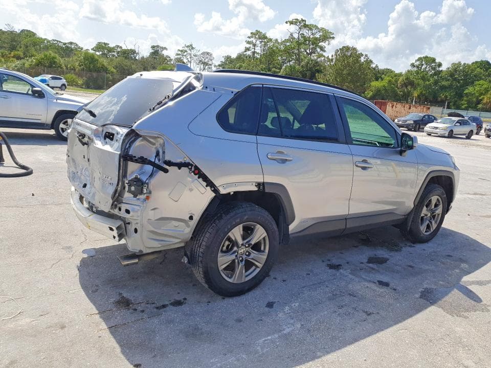 2024 TOYOTA RAV4 HYBRID XLE 3