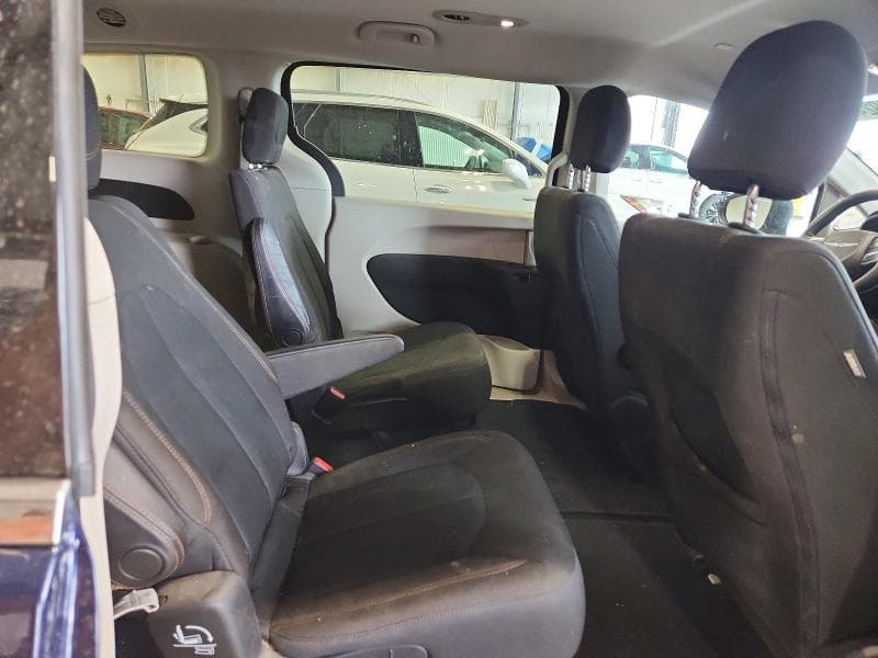 2018 CHRYSLER PACIFICA LX 11