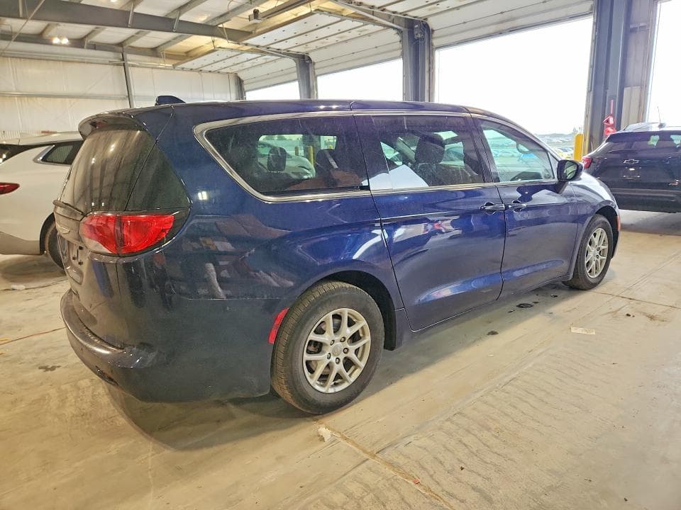 2018 CHRYSLER PACIFICA LX 3