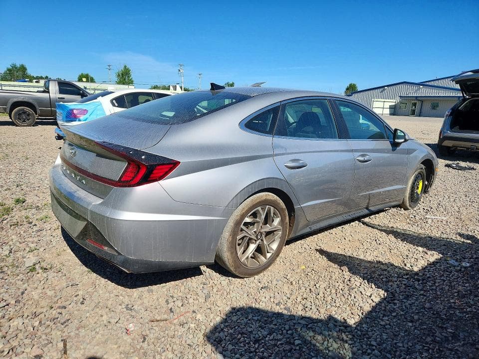 2022 HYUNDAI SONATA SEL 3