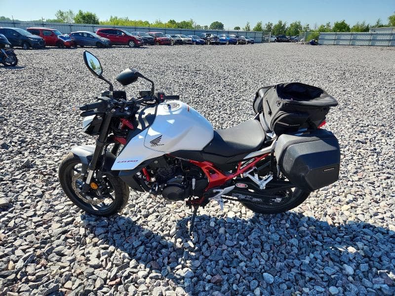 2025 HONDA CB750 A 3