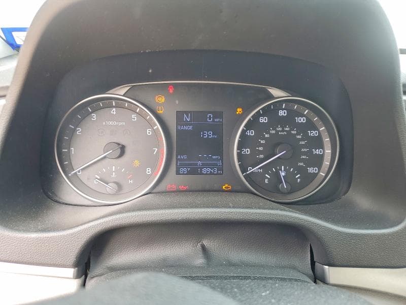 2017 HYUNDAI ELANTRA SE 9
