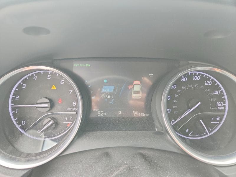 2018 TOYOTA CAMRY XLE 9