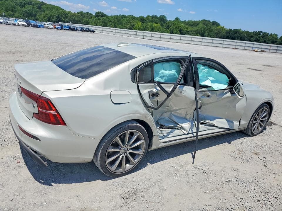 2021 VOLVO S60 T5 MOMENTUM T5 MOMENTUM 3