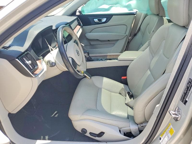 2021 VOLVO S60 T5 MOMENTUM T5 MOMENTUM 7