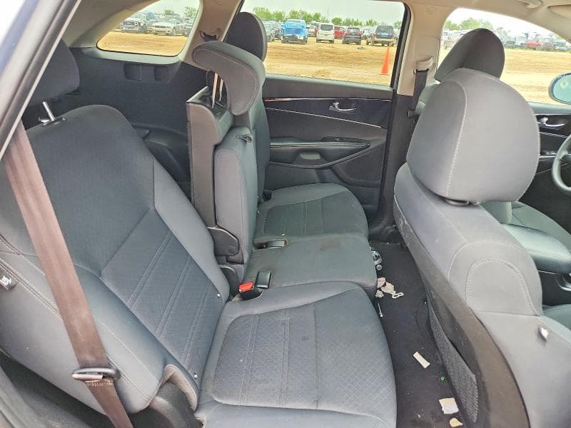 2020 KIA SORENTO S 10