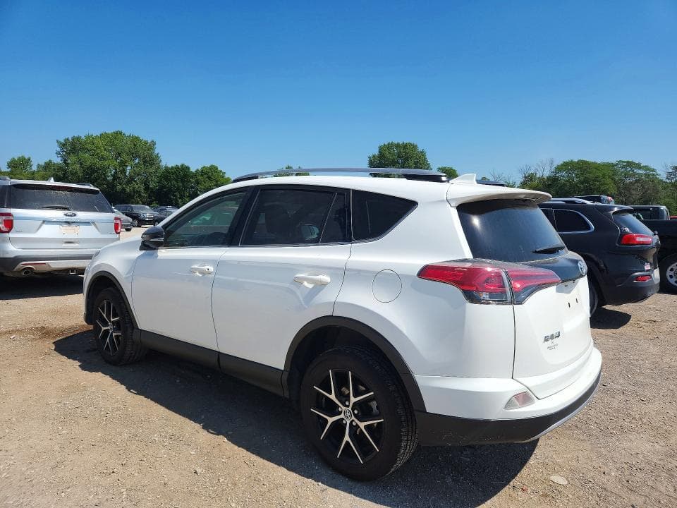 2018 TOYOTA RAV4 SE SE 2