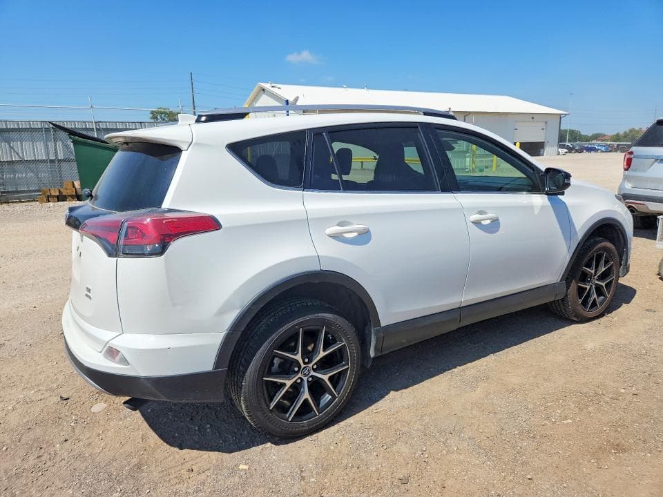 2018 TOYOTA RAV4 SE SE 3