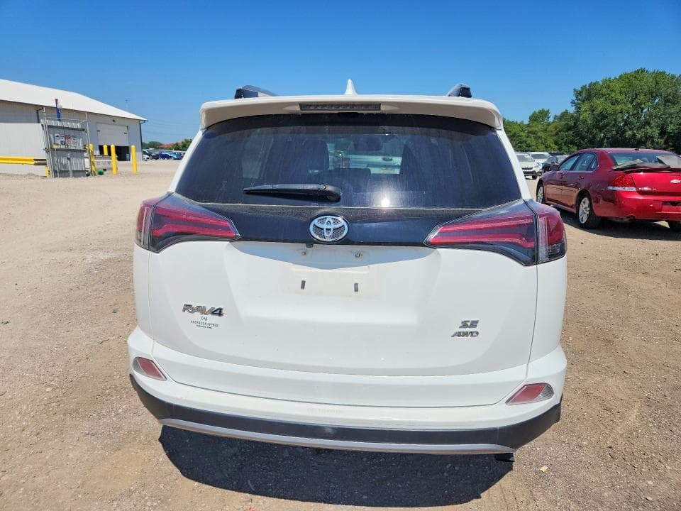 2018 TOYOTA RAV4 SE SE 6
