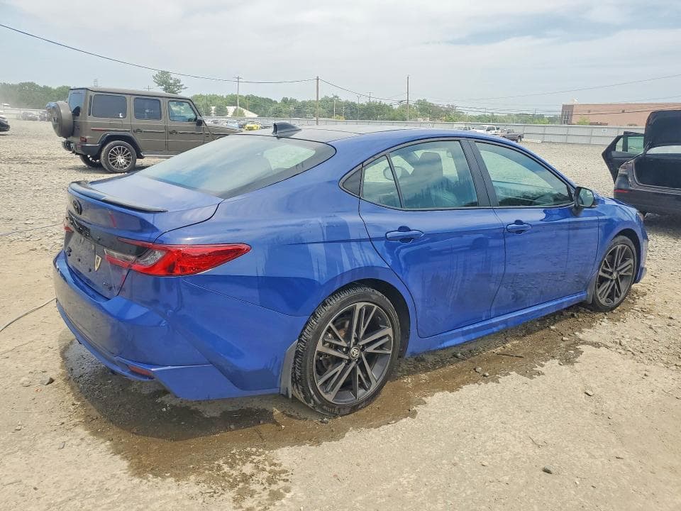 2025 TOYOTA CAMRY XSE 3