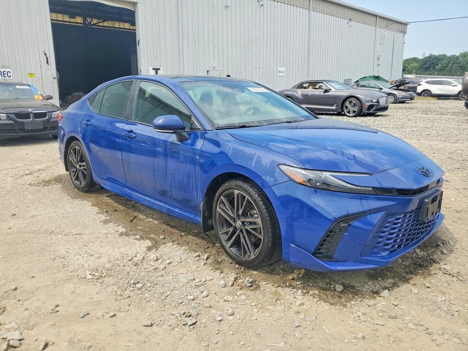2025 TOYOTA CAMRY XSE 4