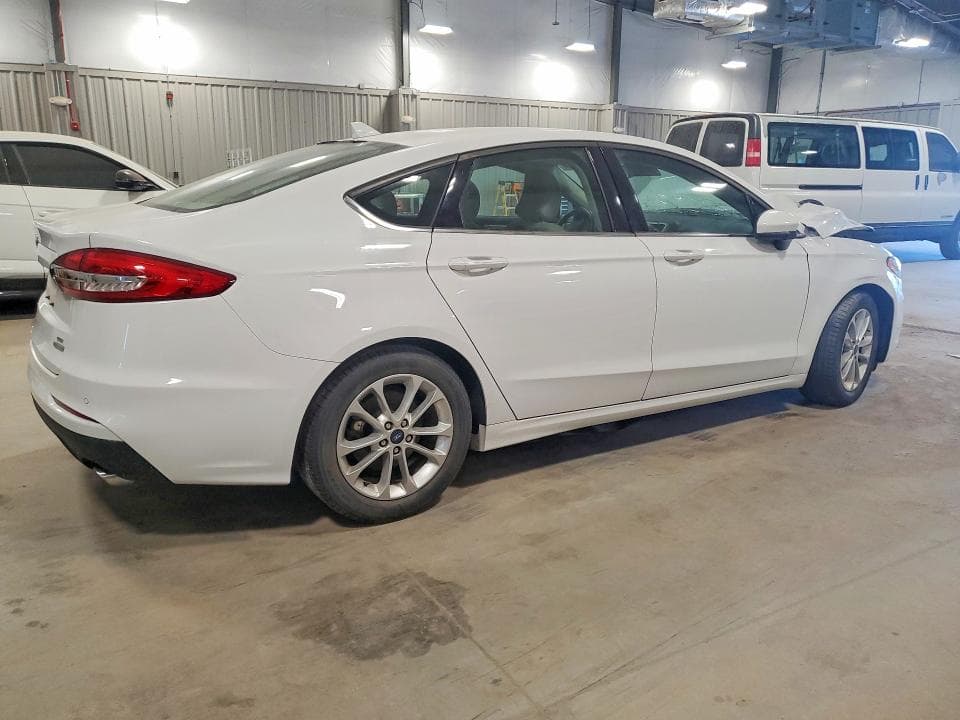 2019 FORD FUSION SE 3
