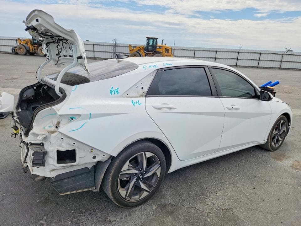 2023 HYUNDAI ELANTRA SEL 3