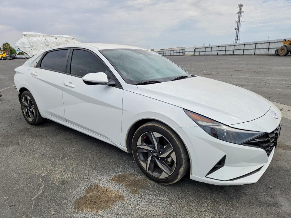 2023 HYUNDAI ELANTRA SEL 4