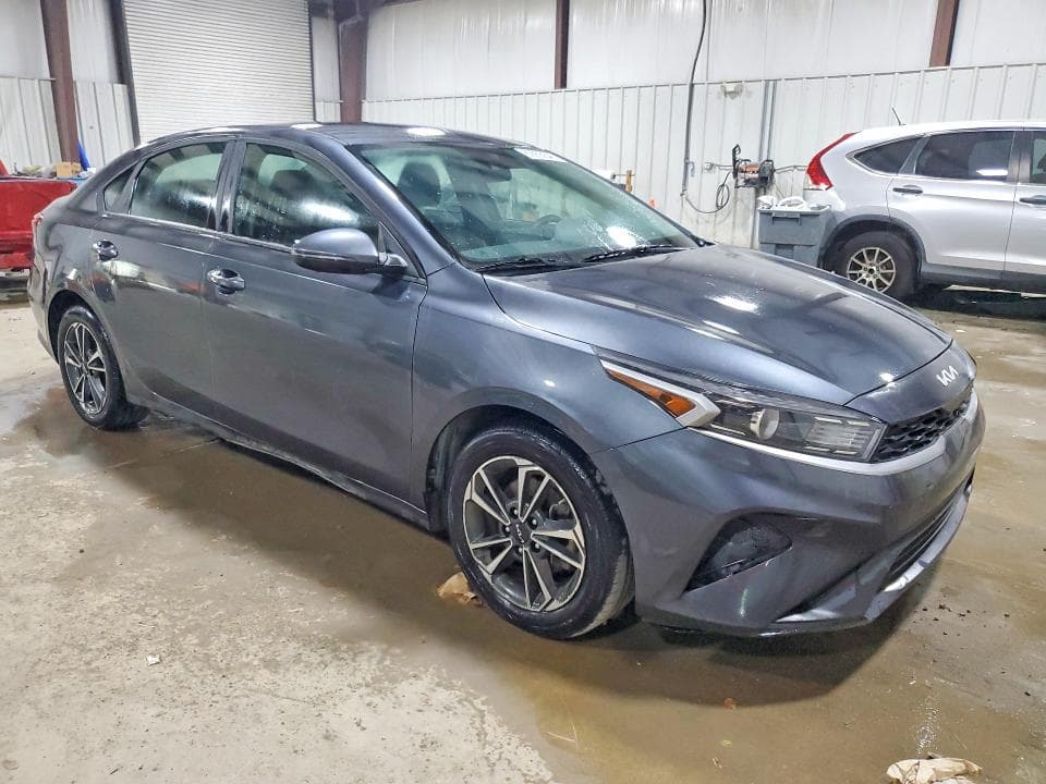 2023 KIA FORTE LXS 4
