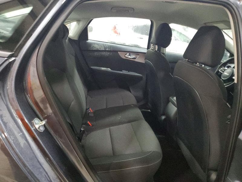 2023 KIA FORTE LXS 10