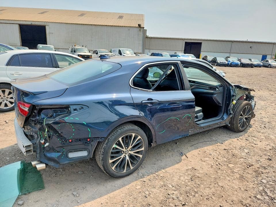 2019 TOYOTA CAMRY SE 3