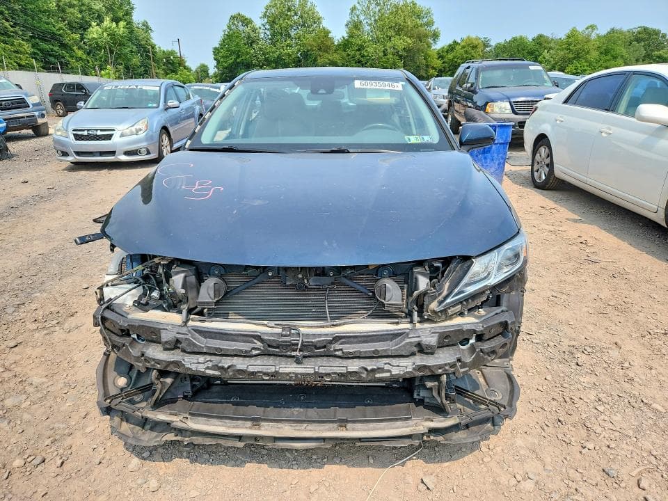 2019 TOYOTA CAMRY SE 5