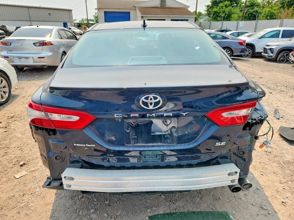2019 TOYOTA CAMRY SE 6