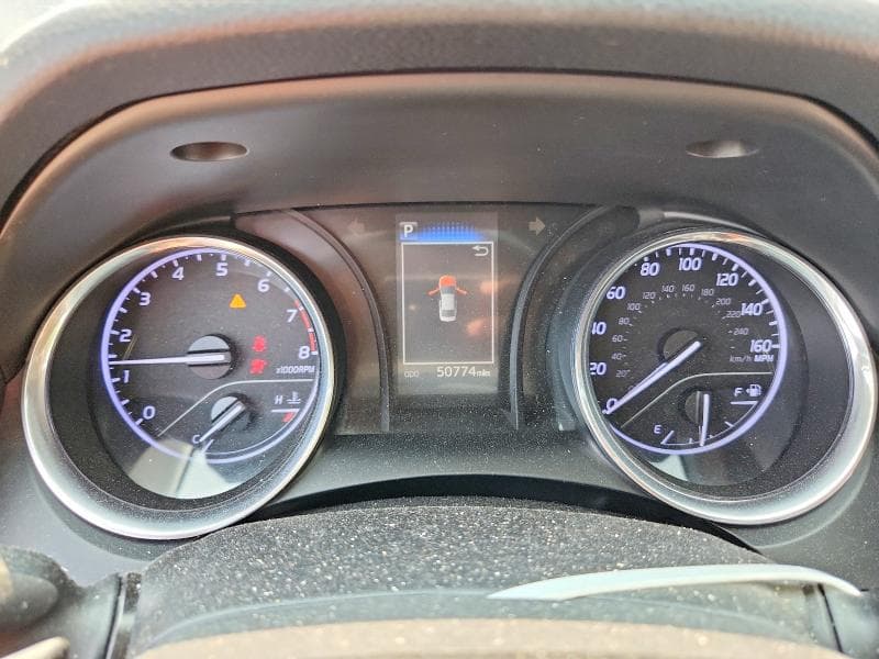 2019 TOYOTA CAMRY SE 9