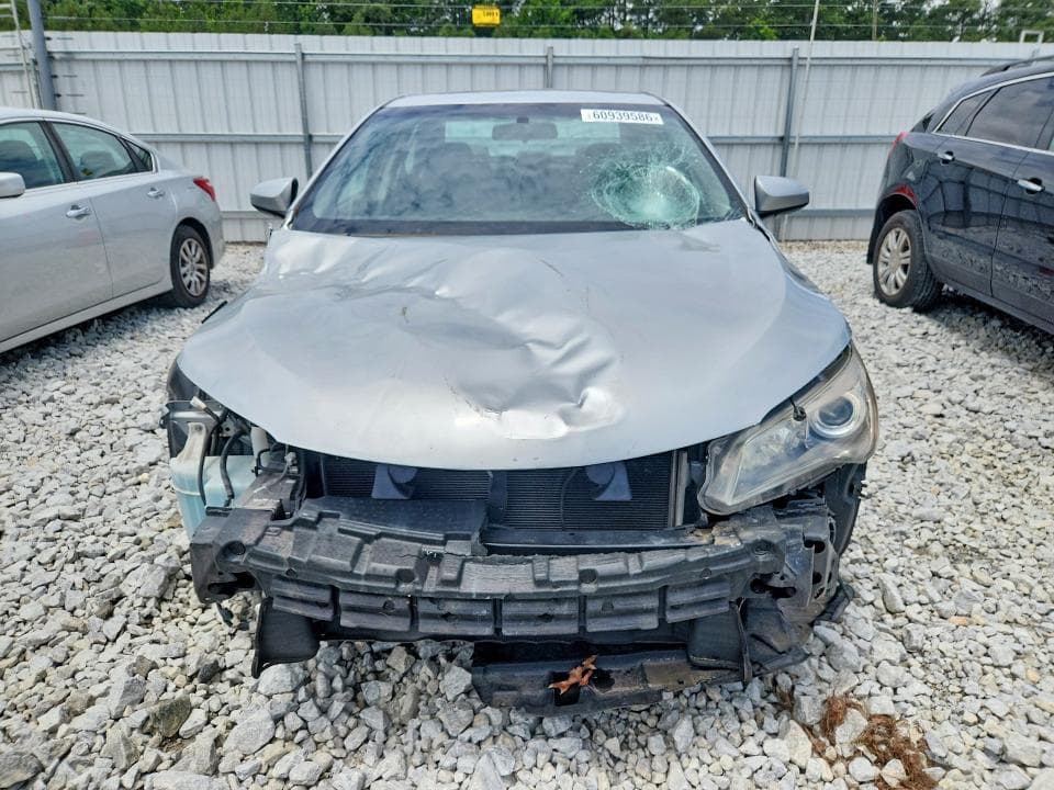 2017 TOYOTA CAMRY SE 5