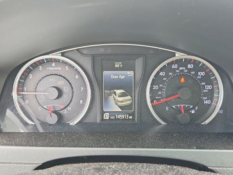 2017 TOYOTA CAMRY SE 9