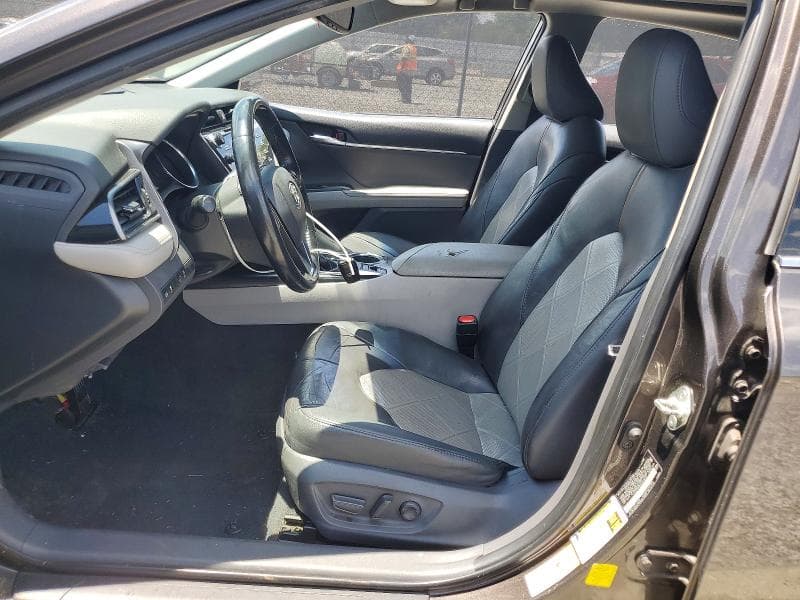 2019 TOYOTA CAMRY XLE 7
