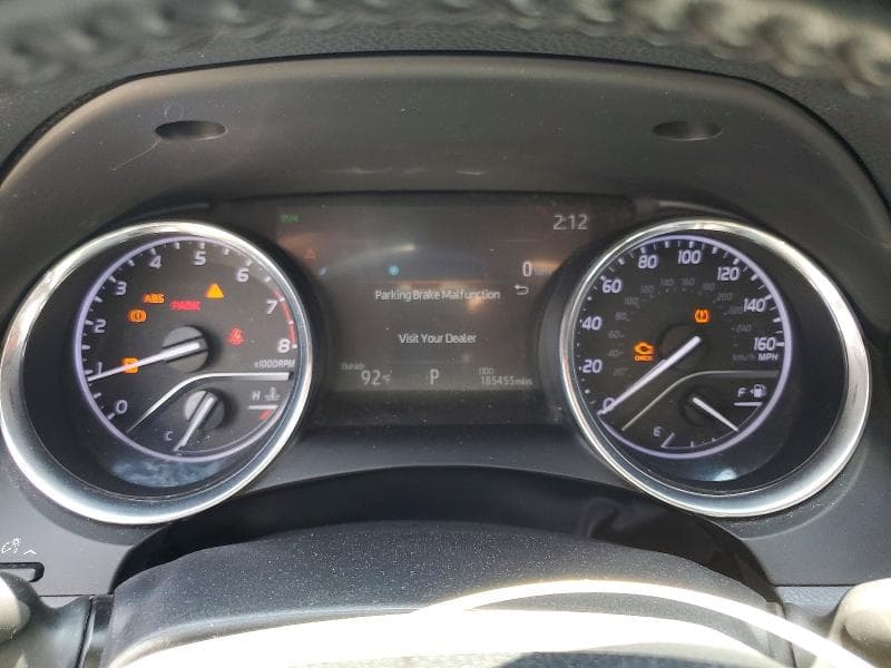 2019 TOYOTA CAMRY XLE 9