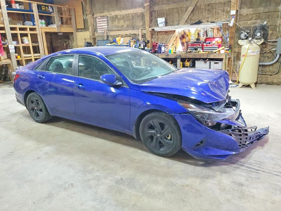 2022 HYUNDAI ELANTRA SEL 4