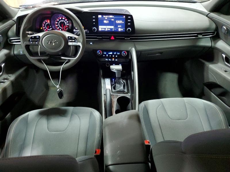 2022 HYUNDAI ELANTRA SEL 8