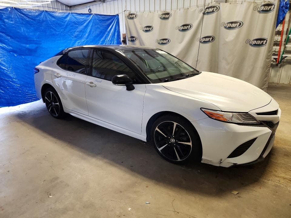 2020 TOYOTA CAMRY XSE 4