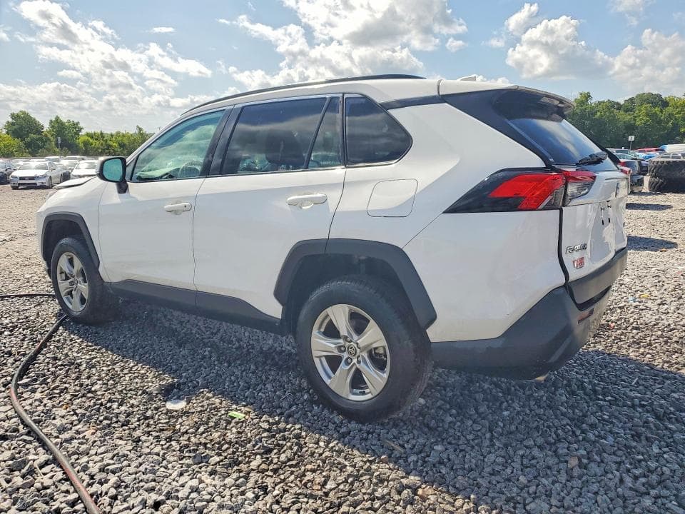 2021 TOYOTA RAV4 XLE 2