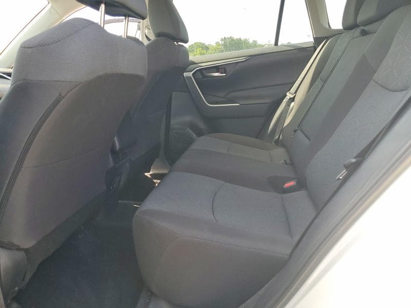 2021 TOYOTA RAV4 XLE 11