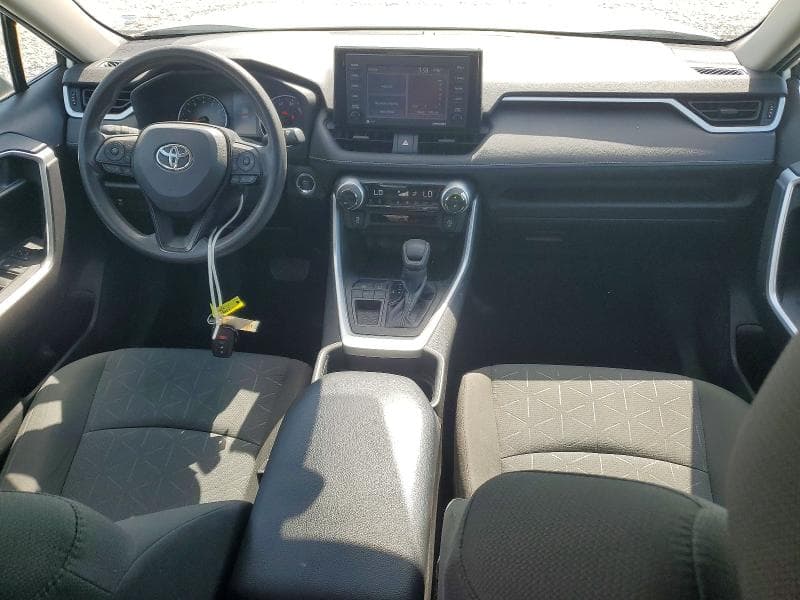 2021 TOYOTA RAV4 XLE 8