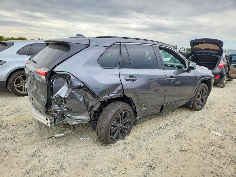 2024 TOYOTA RAV4 SE 3