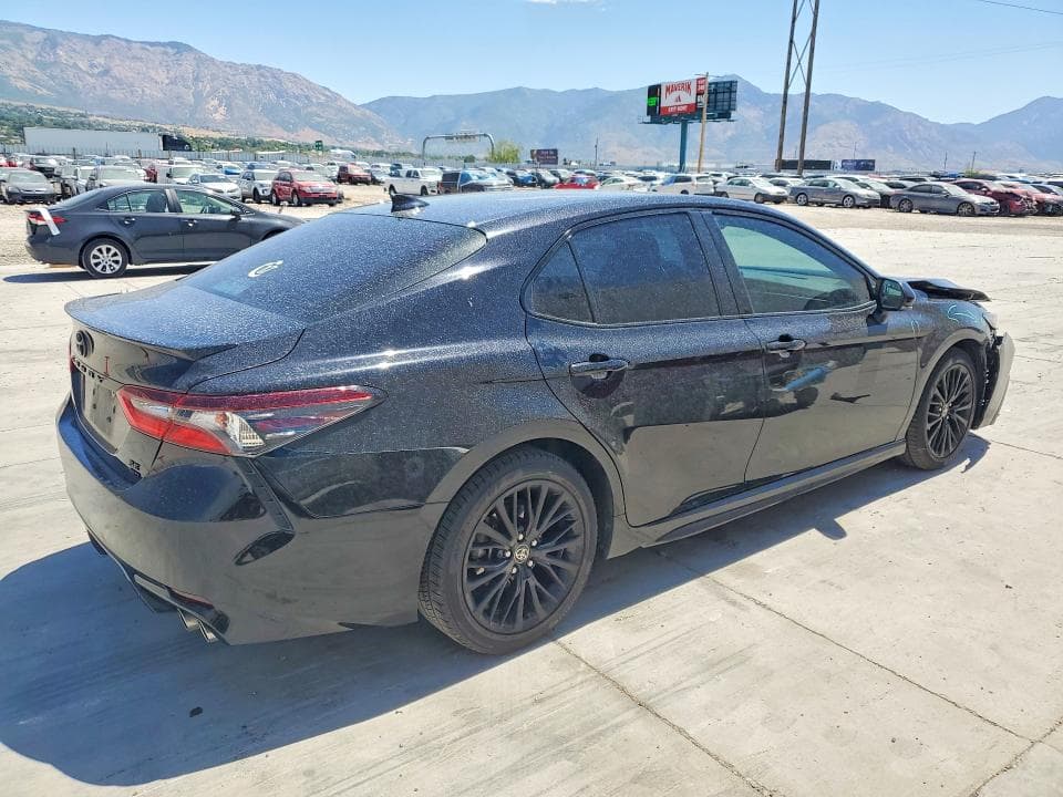 2022 TOYOTA CAMRY SE NIGHTSHADE 3