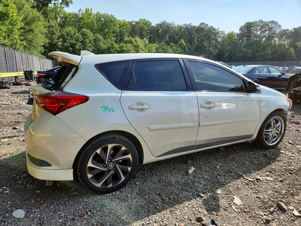 2017 TOYOTA COROLLA IM BASE 3