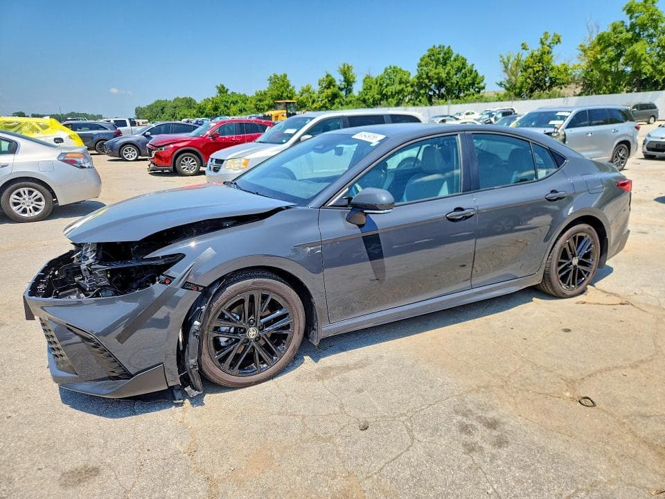 2025 TOYOTA CAMRY SE - 1