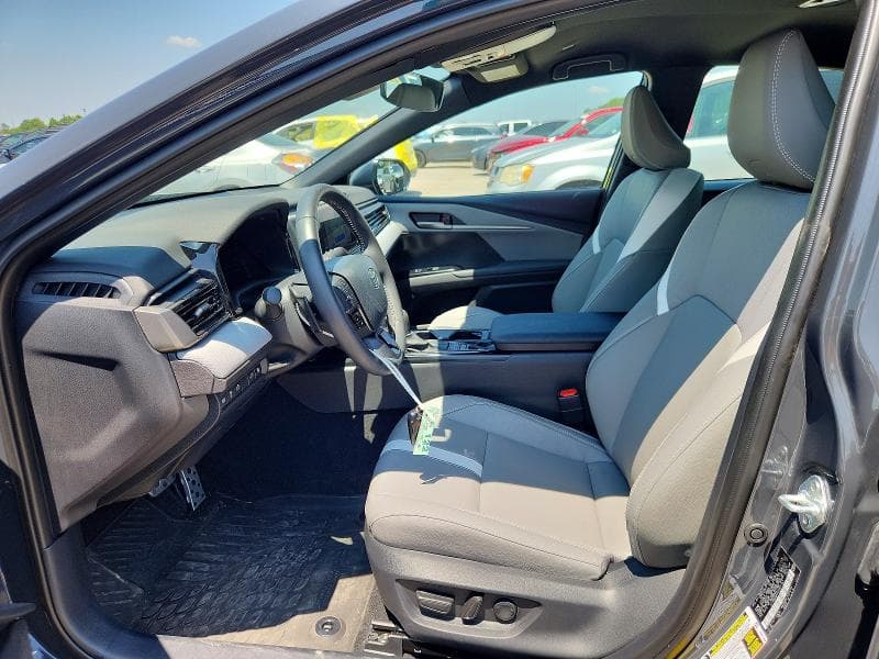 2025 TOYOTA CAMRY SE 7
