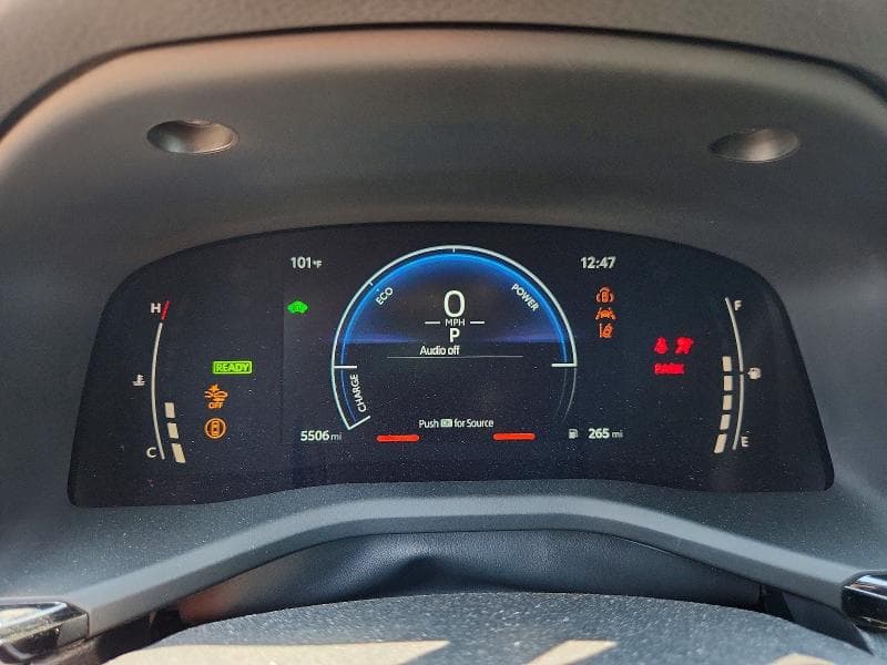 2025 TOYOTA CAMRY SE 9