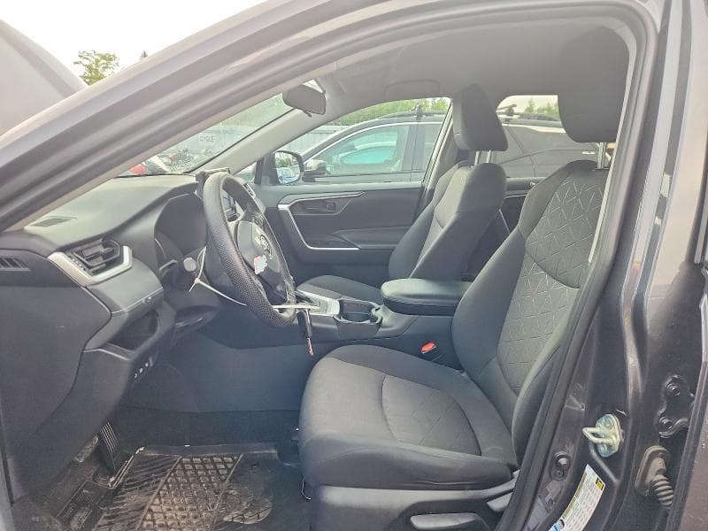 2019 TOYOTA RAV4 LE 7