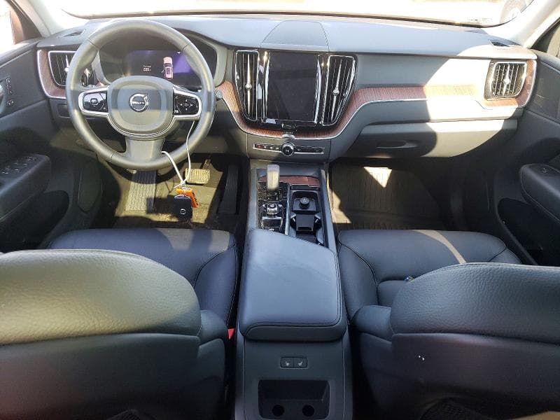2024 VOLVO XC60 PLUS PLUS 8