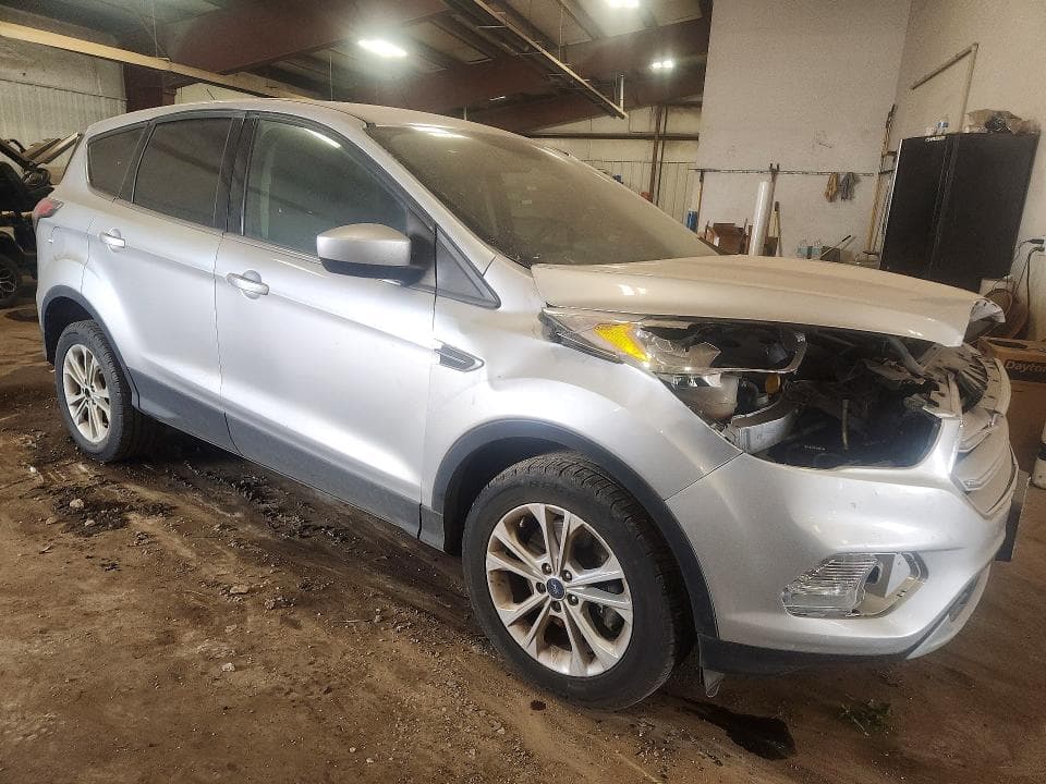 2017 FORD ESCAPE SE 4