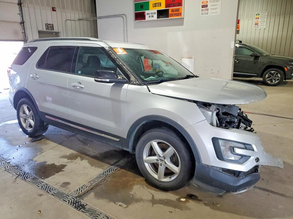 2017 FORD EXPLORER XLT 4