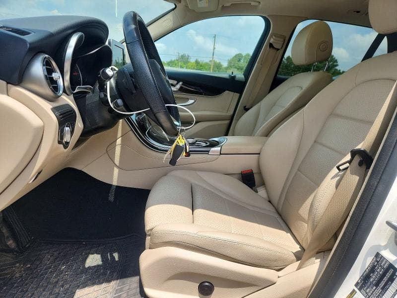 2019 MERCEDES-BENZ GLC 300 7