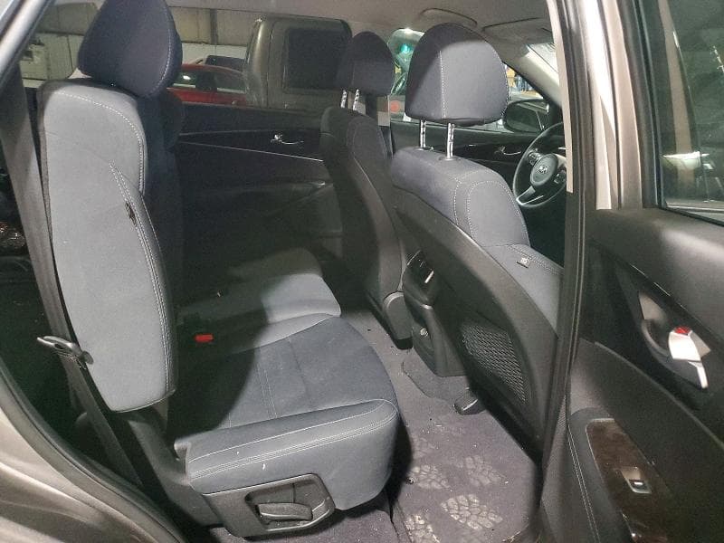 2018 KIA SORENTO L 11
