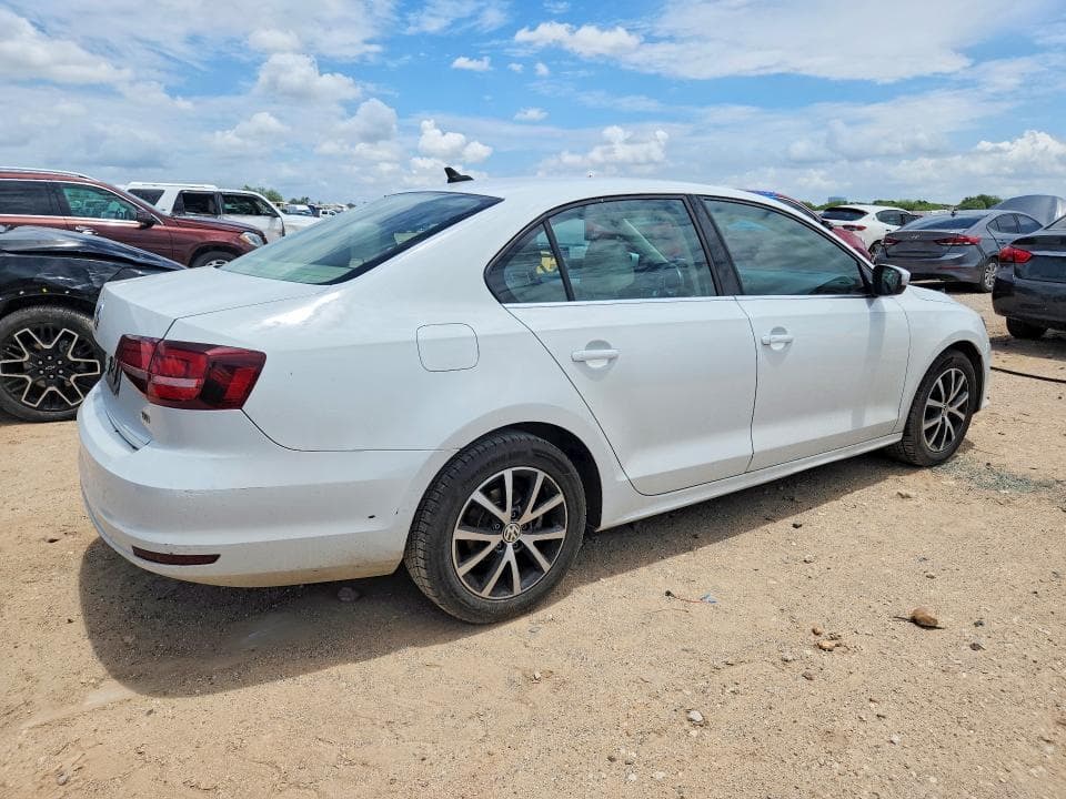 2017 VOLKSWAGEN JETTA SE 3