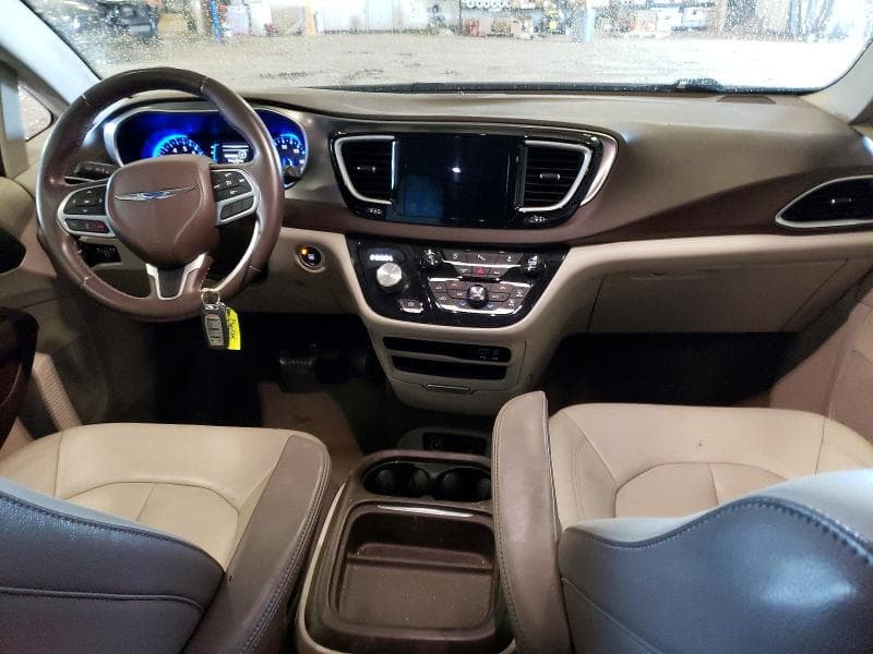 2017 CHRYSLER PACIFICA TOURING L 8