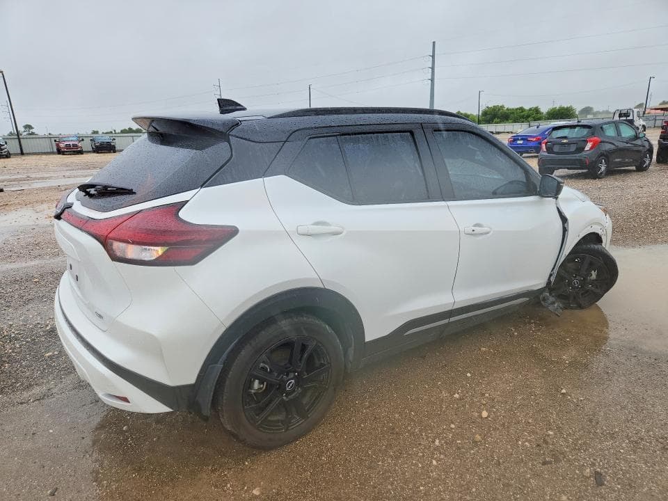 2024 NISSAN KICKS SR 3