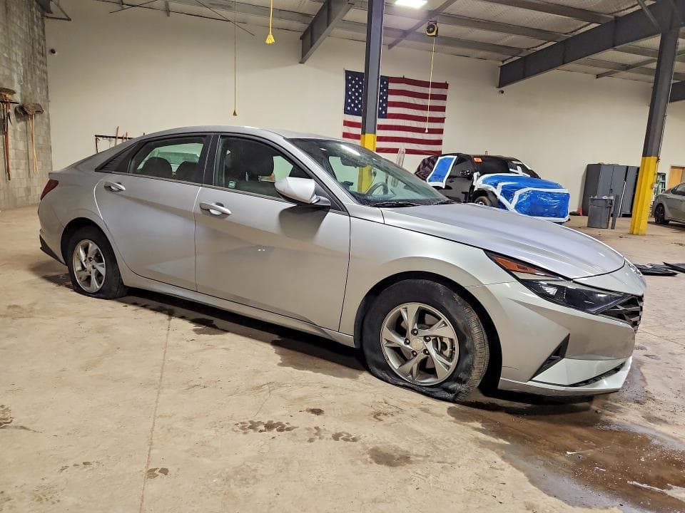 2021 HYUNDAI ELANTRA SE 4
